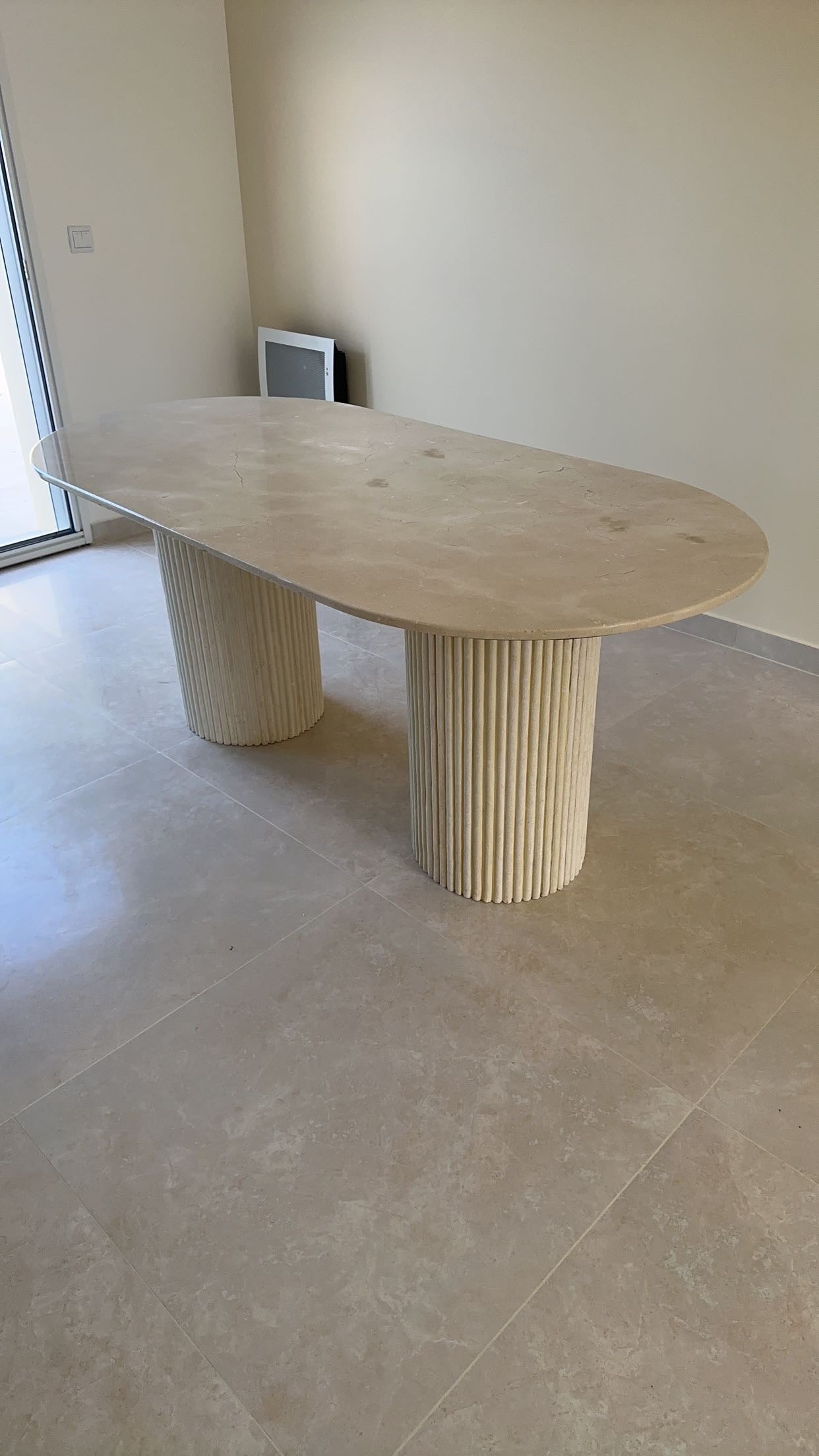 Table à manger oval en marbre crema beige